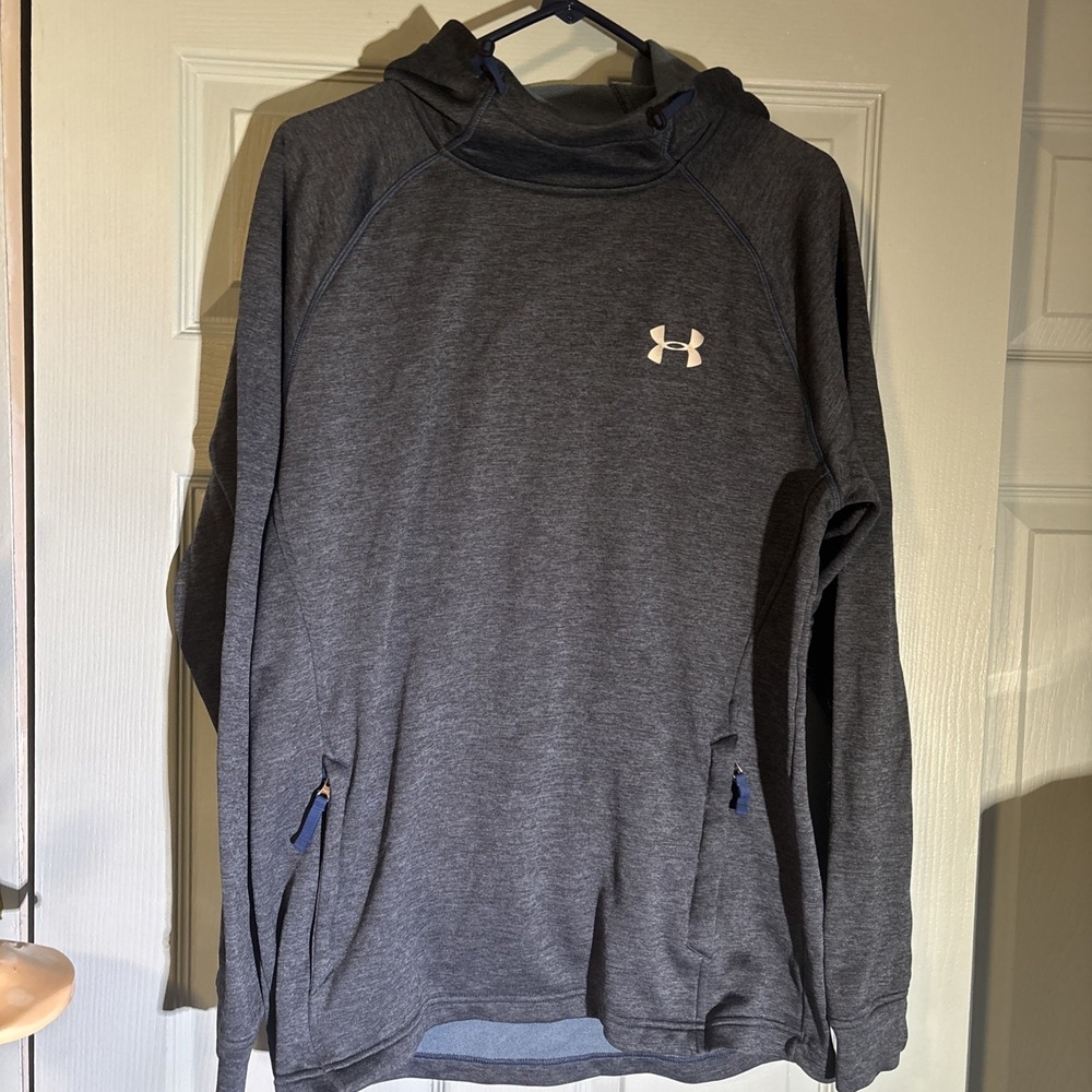 Under Armour Cold Gear Hoodie Mens Large Sweat Shirt Fitted Pullover. Small Hole